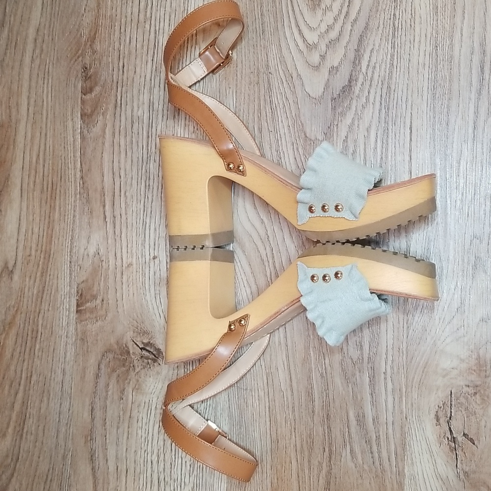 Madden Girl Camila Eyelet Ankle Strap Wooden Block Heel Platform Sandals - Picture 4 of 11